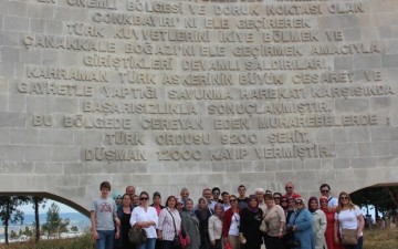 Türkan KALE Yönetimindeki Kadın Kolları, Bahçelievler Belediyesi’nin Desteği ile Çanakkale Gezisi Düzenledi